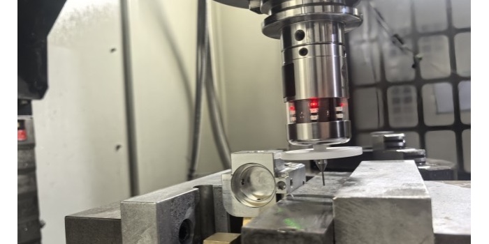 对刀仪超程报警：原因分析与处理建议